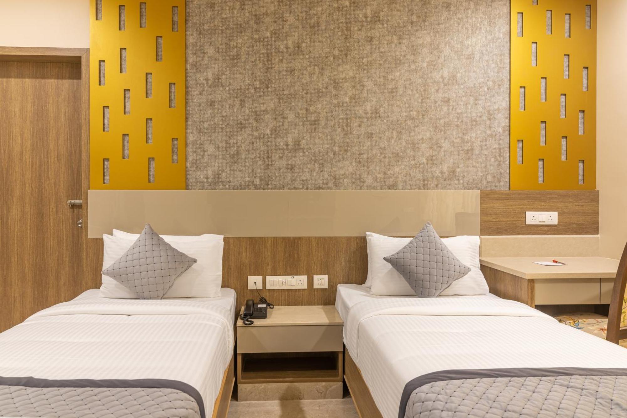 Rathna Residency Hotel เอโรด ภายนอก รูปภาพ